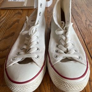 Previously worn Converse Chuck Taylor, great condition